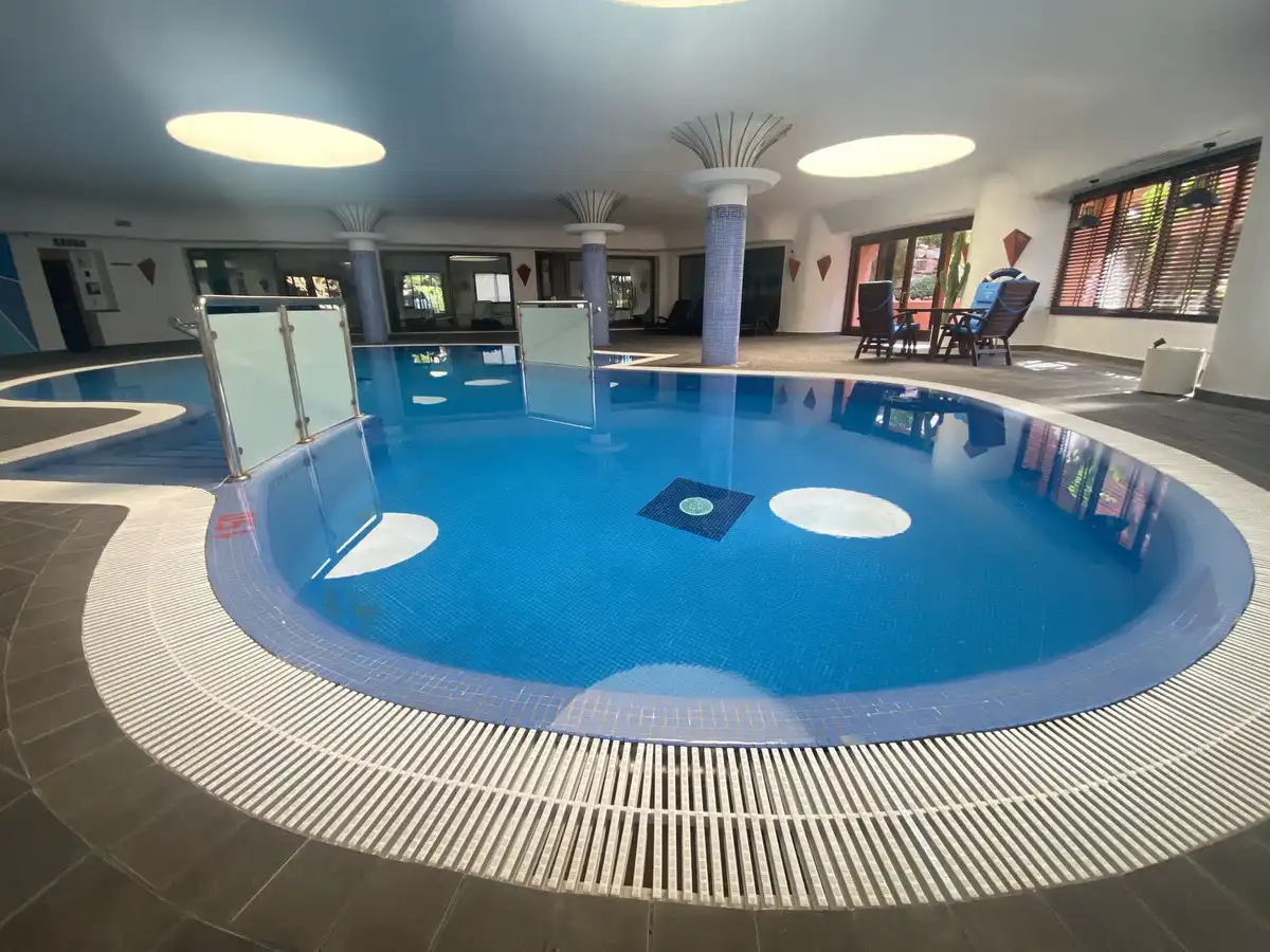 Penthouse with pool for sale in Selwo, imagen 7