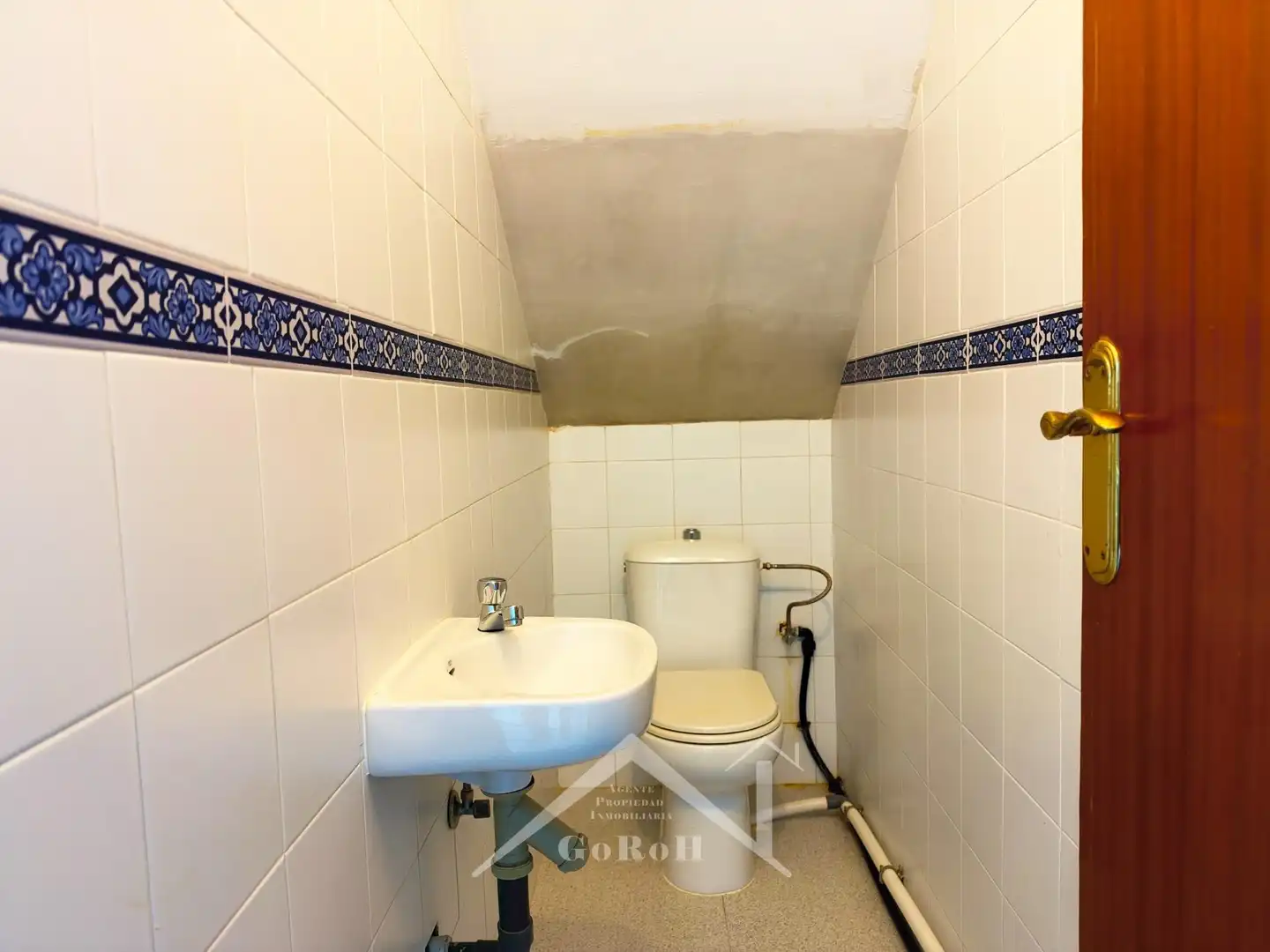 Baño de Edificio en venta en Almadén de la Plata, Sevilla