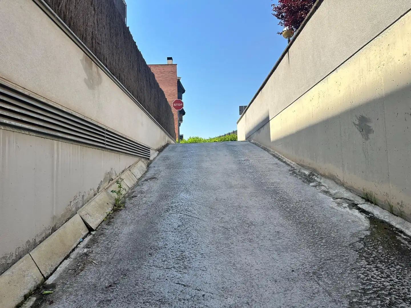 Außenansicht von Garage zum Verkauf in Manresa