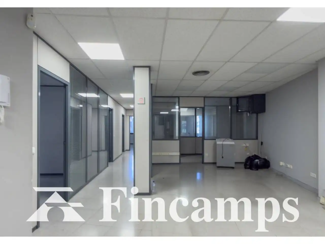 Büro zur Miete in Sabadell mit Klimaanlage, Heizung und Alarm