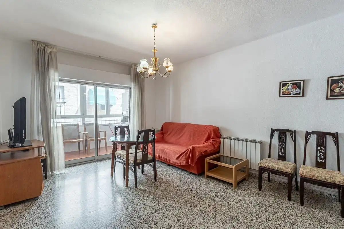 Living room of Flat for sale in  Granada Capital