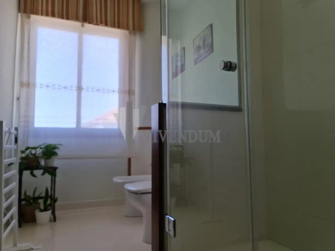 Baño de Piso en venta en Tomiño con Calefacción, Terraza y Balcón
