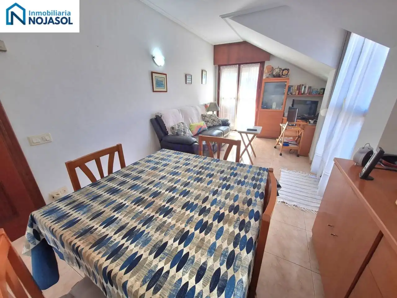 Sala d'estar de Apartament en venda en Noja amb Calefacció, Terrassa i Moblat