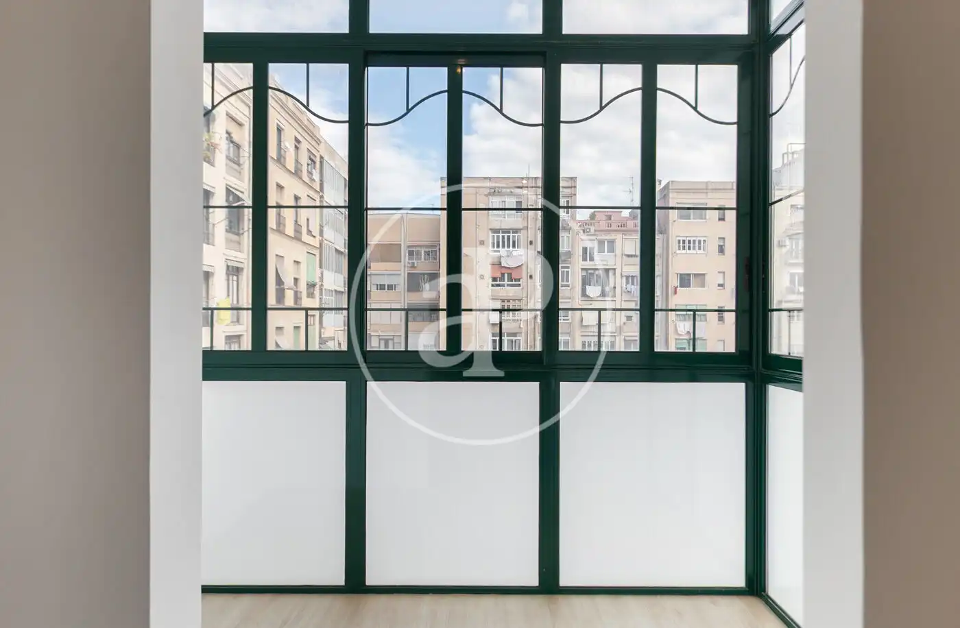 Außenansicht von Wohnung zum Verkauf in Barcelona mit Klimaanlage und Heizung