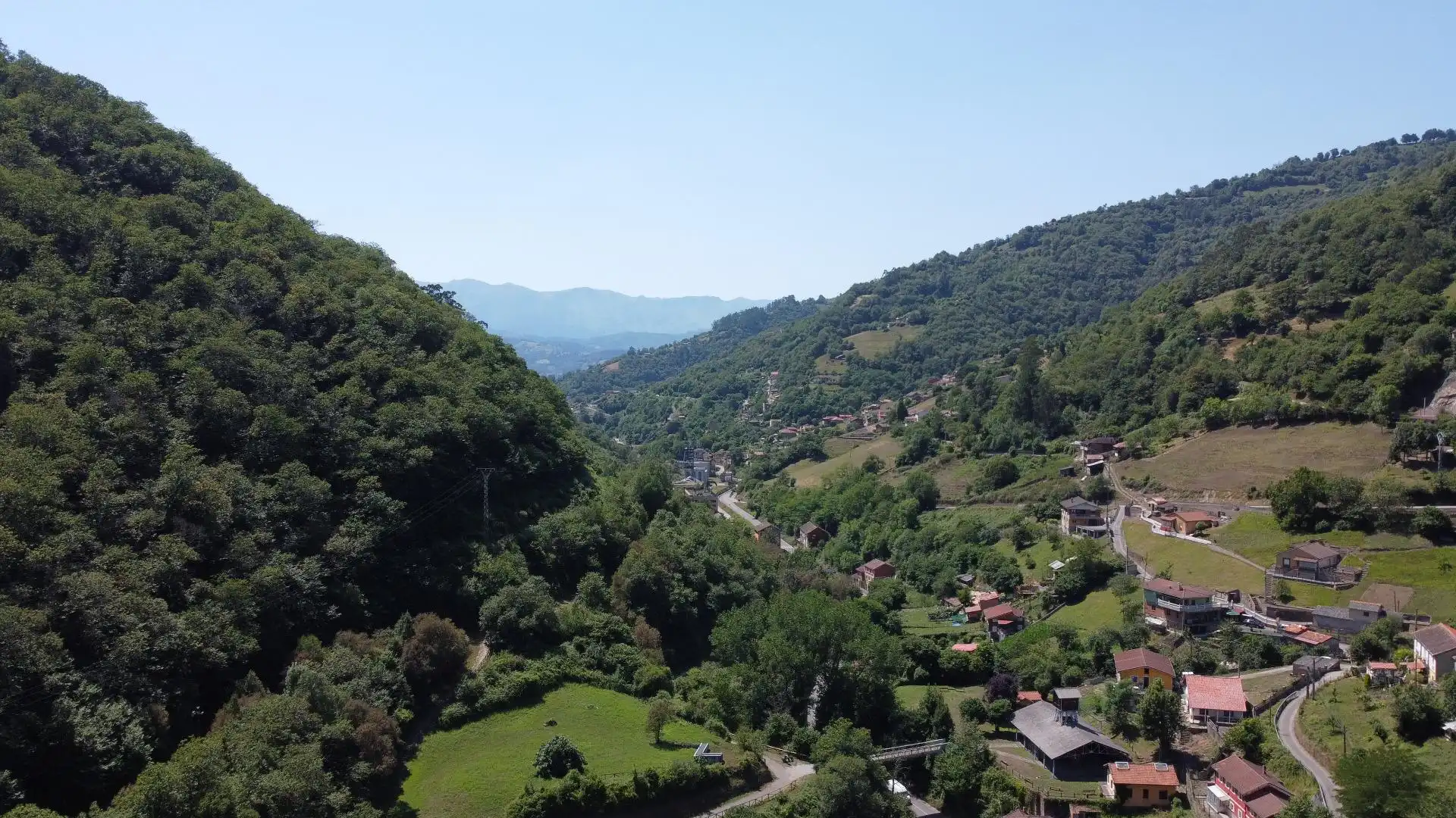 Außenansicht von Haus oder Chalet zum Verkauf in Mieres (Asturias) mit Heizung, Privatgarten und Terrasse