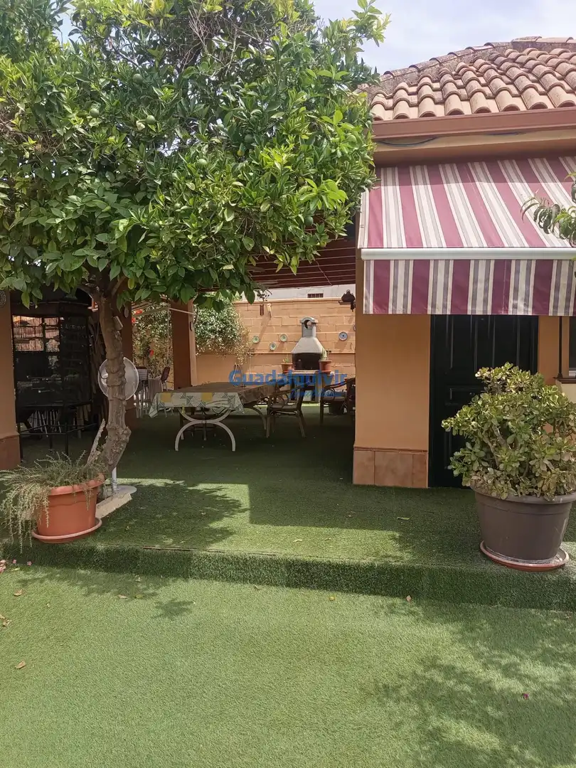 Villa con piscina in vendita a Entrenúcleos, imagen 60