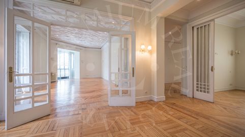 Foto 5 de Piso de alquiler en Almagro, Madrid Capital