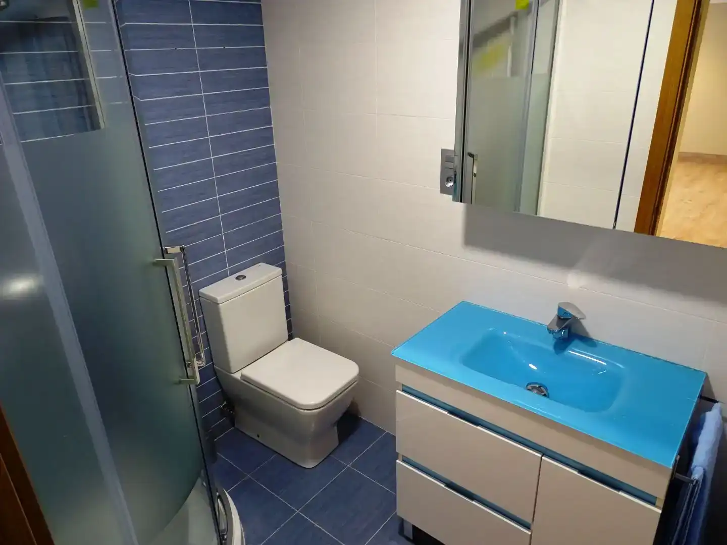Bathroom of Flat for rent in Gijón 