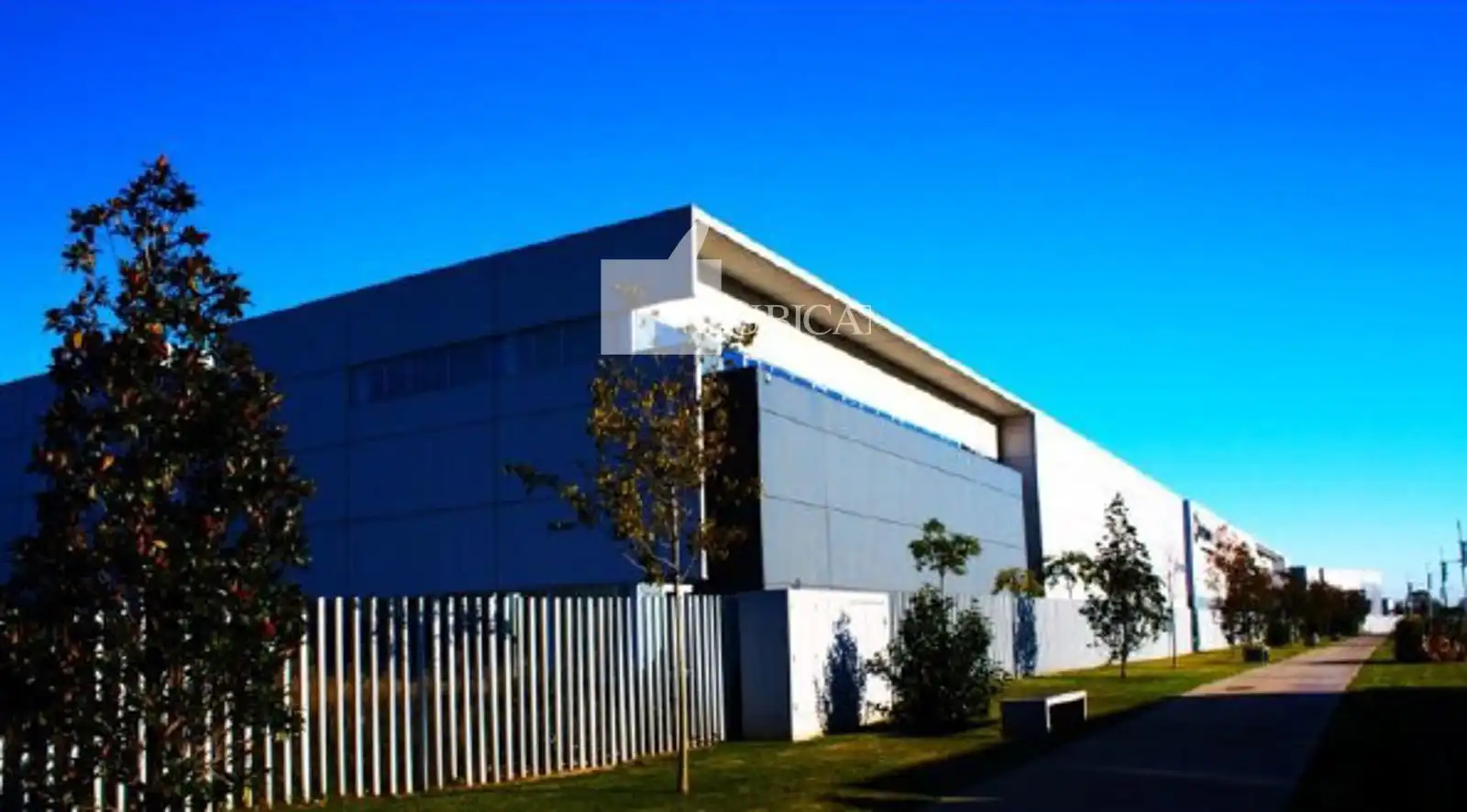 Außenansicht von Fabrikhallen zur Miete in Gavà