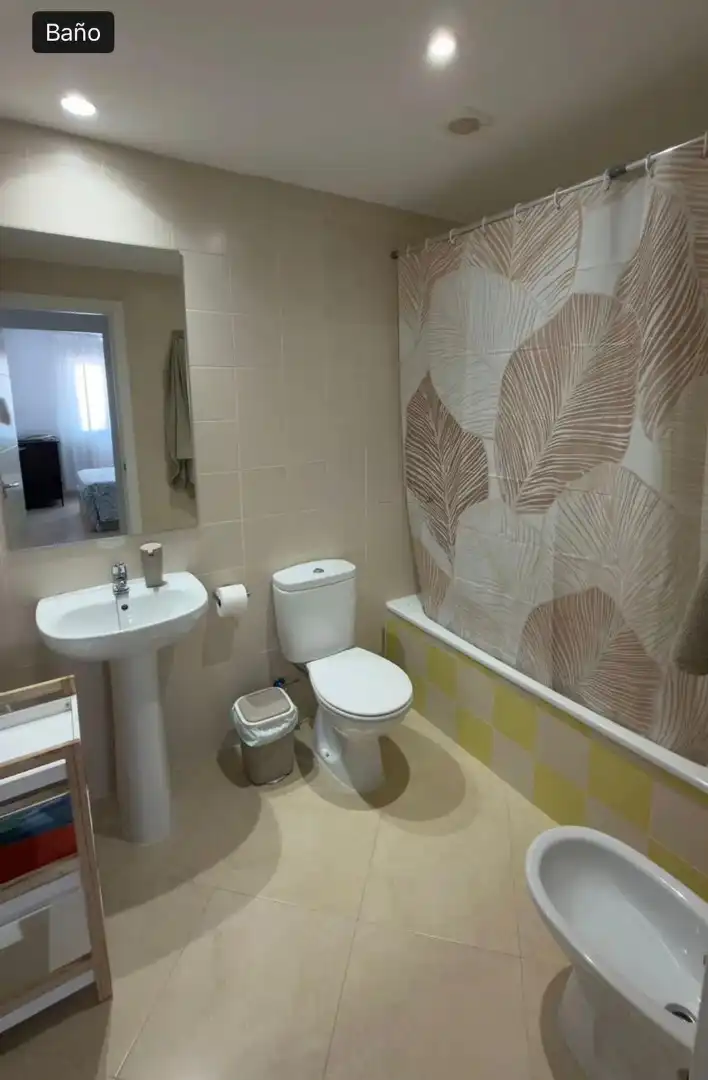 Baño de Piso de alquiler en Benalmádena con Aire acondicionado, Trastero y Amueblado