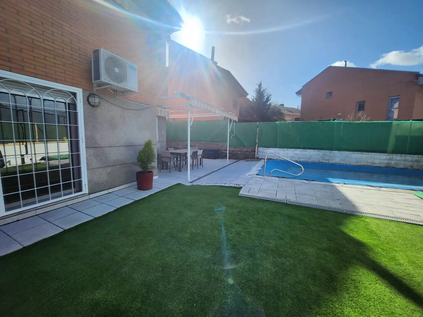 Piscina de Casa o chalet en venta en Villalbilla con Aire acondicionado, Calefacción y Jardín privado