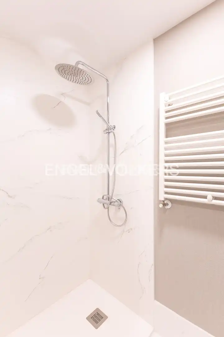 Badezimmer von Wohnung zum Verkauf in Madrid mit Klimaanlage, Heizung und Schwimmbad