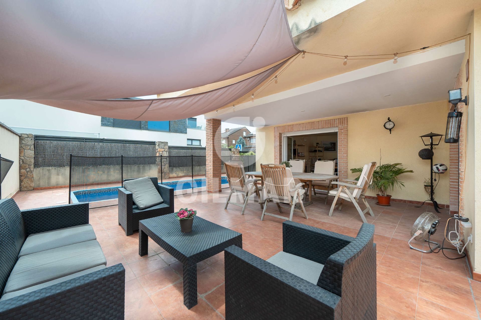 Terrassa de Casa o xalet en venda en  Madrid Capital amb Aire condicionat, Calefacció i Jardí privat