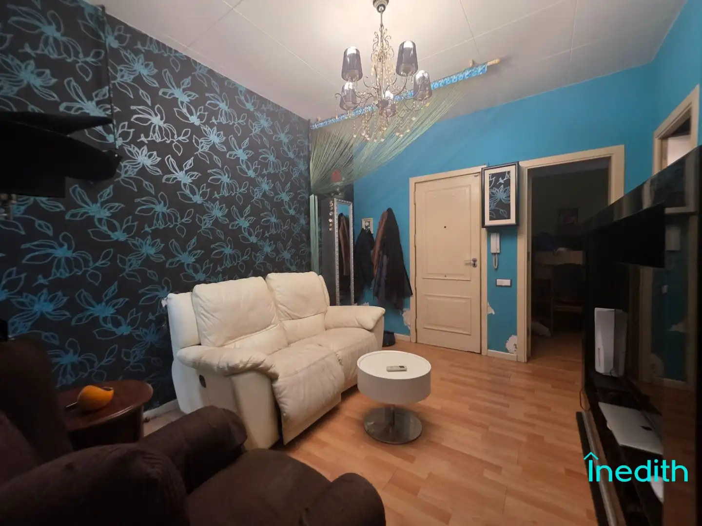 Living room of Flat for sale in L'Hospitalet de Llobregat  with Air Conditioner, Heating and Parquet flooring