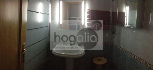 Bathroom of Apartment to rent in  Sevilla Capital  with Air Conditioner, Storage room and Furnished