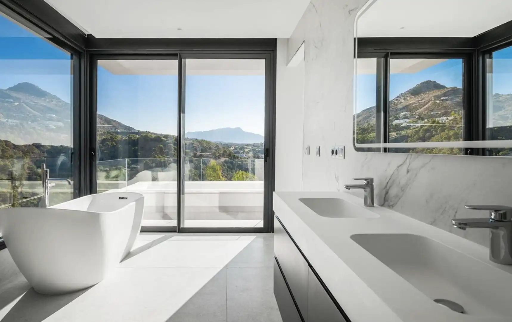 Villa mit Terrasse zum Verkauf in Montemayor - Marbella Club, imagen 13