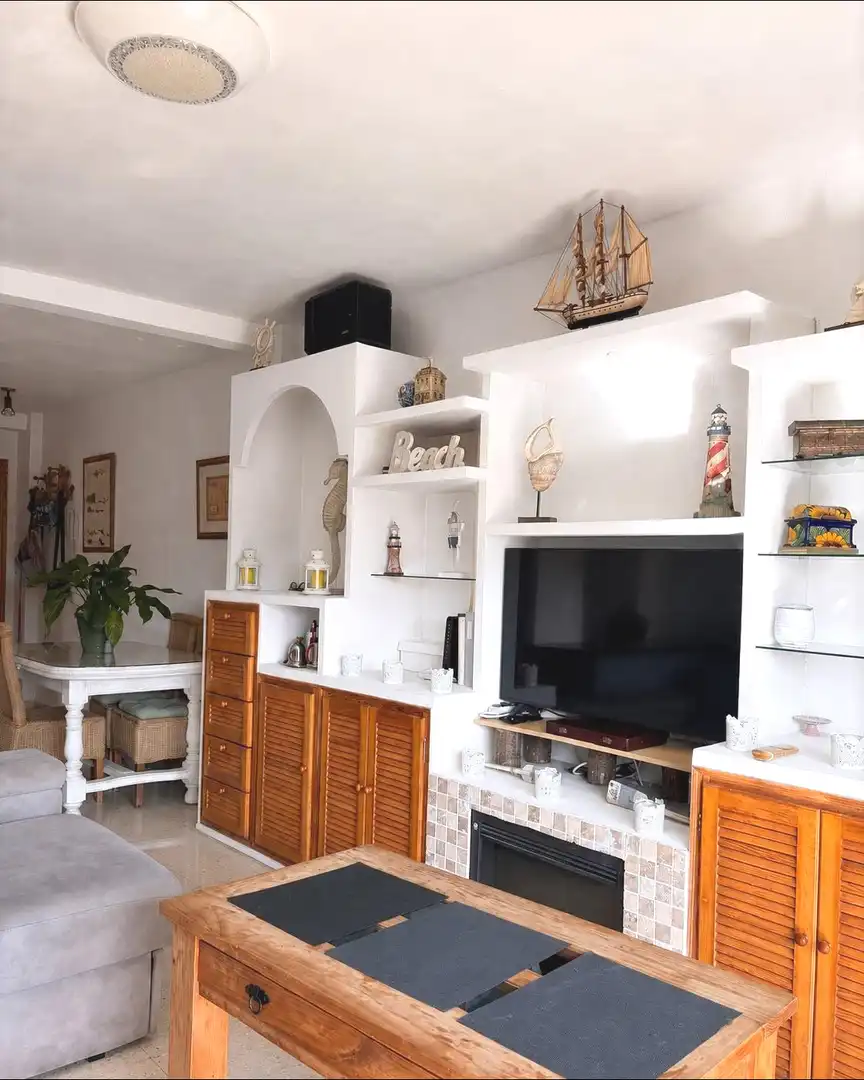 Flat for sale in Avenida BENALMADENA, El Pinillo
