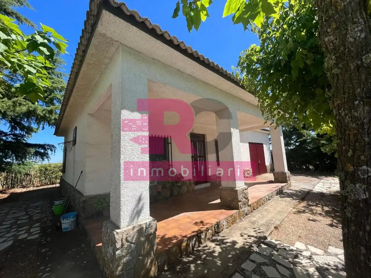 Exterior view of Country homes for sale in Parada de Arriba