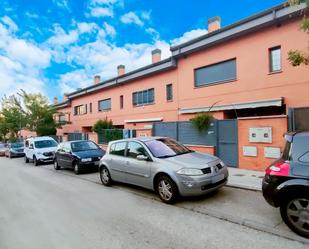 Vista exterior de Casa adosada en venda en Valdemoro amb Aire condicionat, Calefacció i Jardí privat