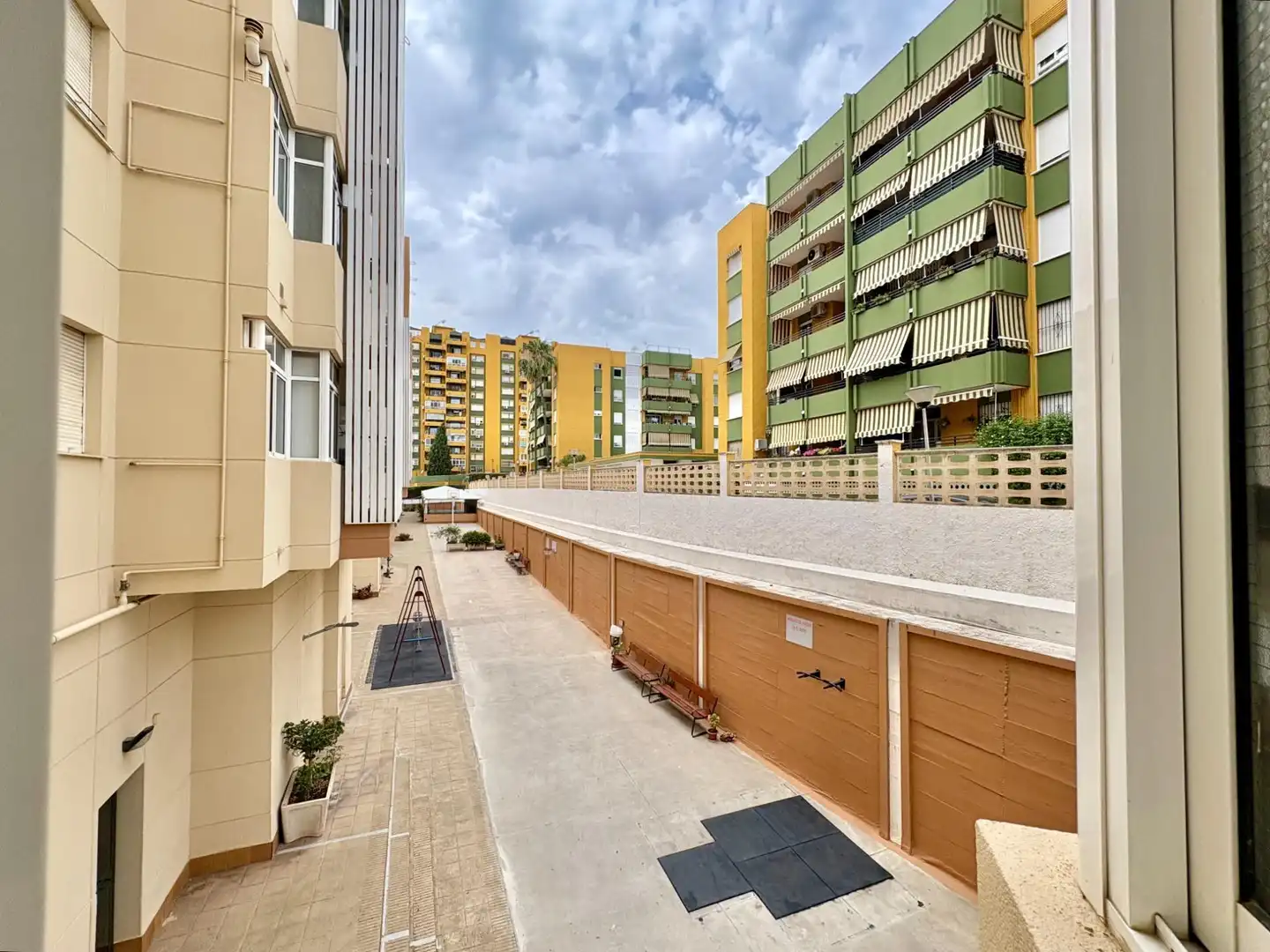 Vista exterior de Piso en venta en Málaga con Aire acondicionado, Terraza y Amueblado