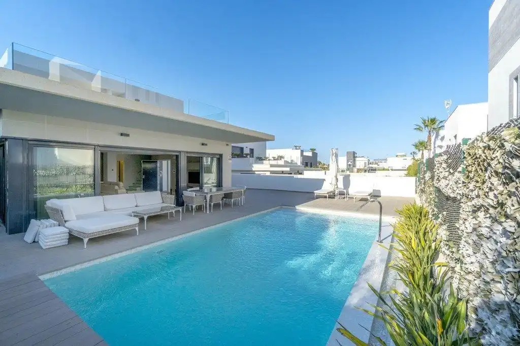 Villa mit Terrasse zum Verkauf in Calle Juan Marsé, imagen 3
