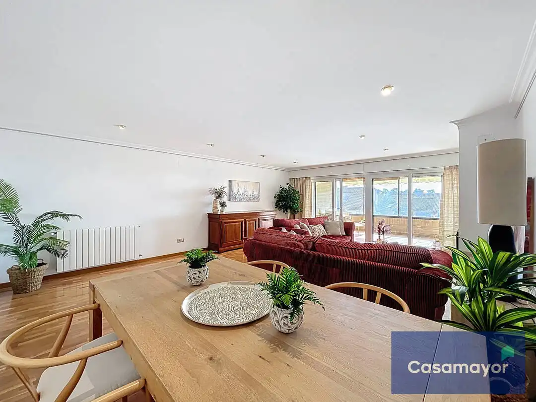 Sala d'estar de Casa adosada en venda en Alicante / Alacant amb Aire condicionat, Calefacció i Jardí privat