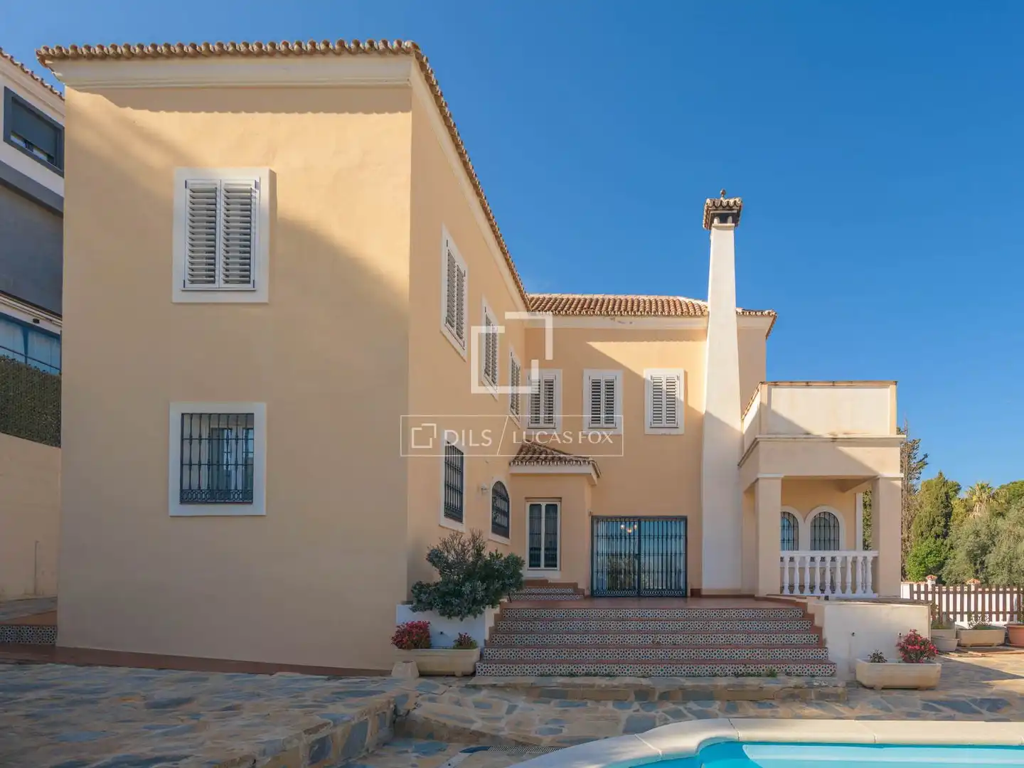 Vista exterior de Casa o xalet en venda en Rincón de la Victoria amb Aire condicionat, Jardí privat i Terrassa