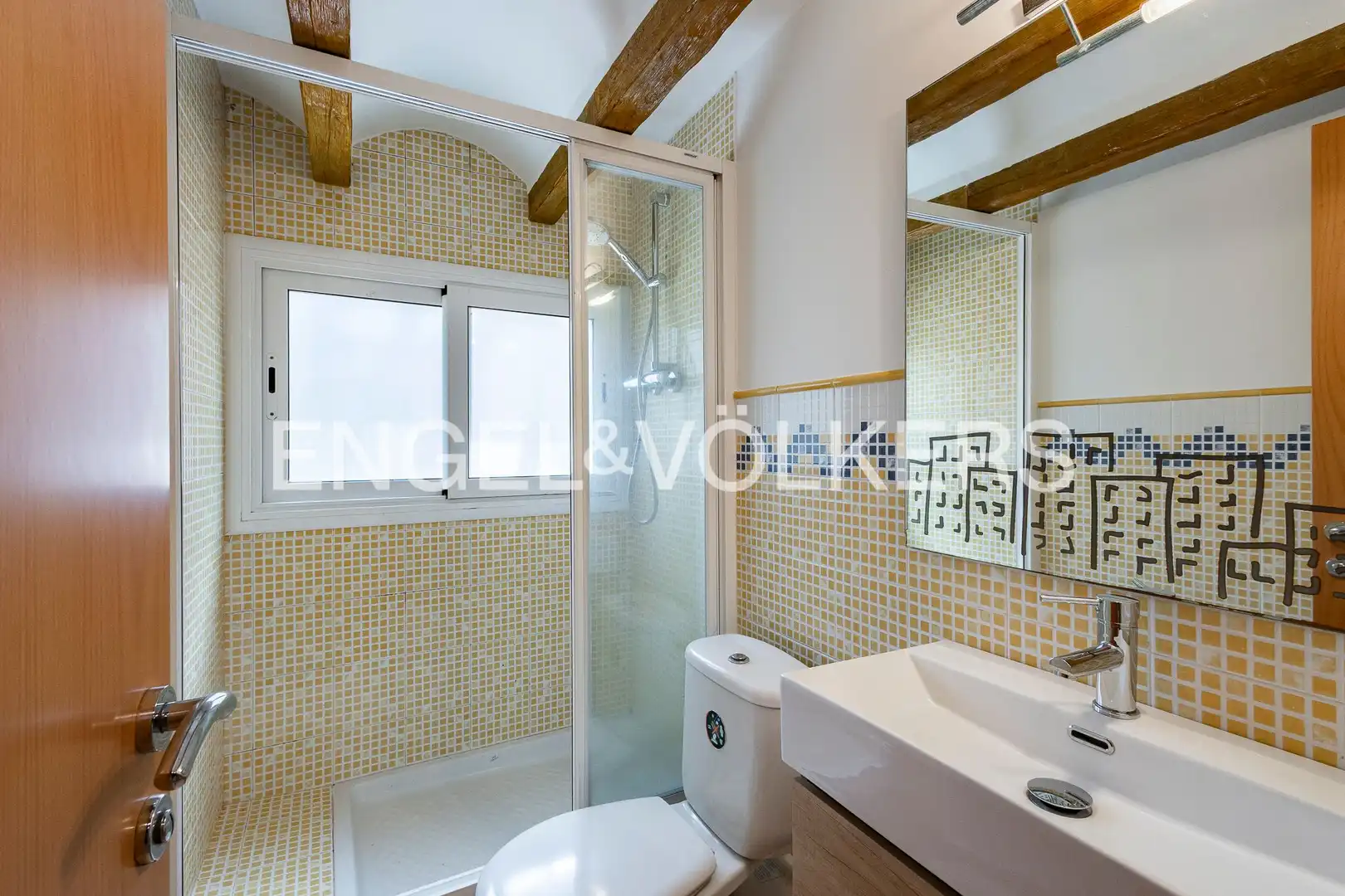 Badezimmer von Wohnung zur Miete in Barcelona mit Klimaanlage, Heizung und Terrasse