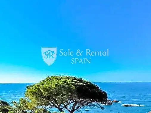 Außenansicht von Wohnung zum Verkauf in Sant Feliu de Guíxols mit Heizung, Privatgarten und Terrasse