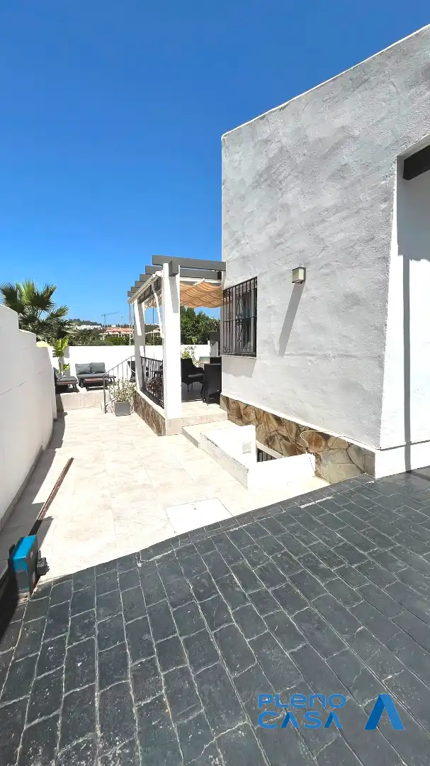 Villa con piscina in vendita a El Faro de Calaburra - Chaparral, imagen 3
