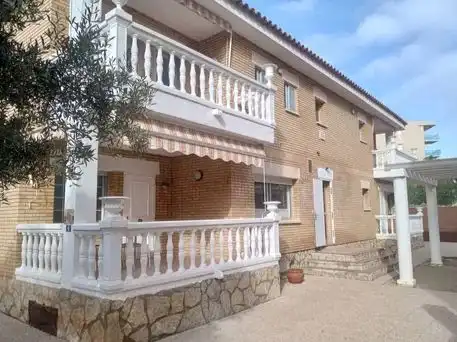 Casa con giardino in vendita a av Maria Cristina 6, imagen 3
