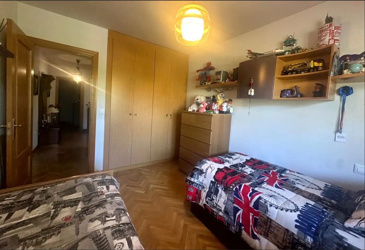 Schlafzimmer von Einfamilien-Reihenhaus zum Verkauf in Algete mit Klimaanlage, Heizung und Privatgarten