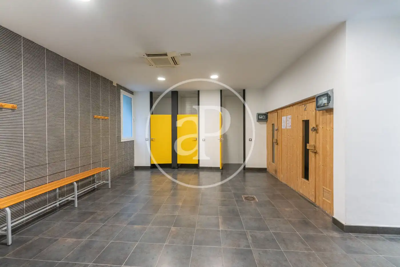 Flat for sale in Madrid  with Air Conditioner, Heating and Private garden