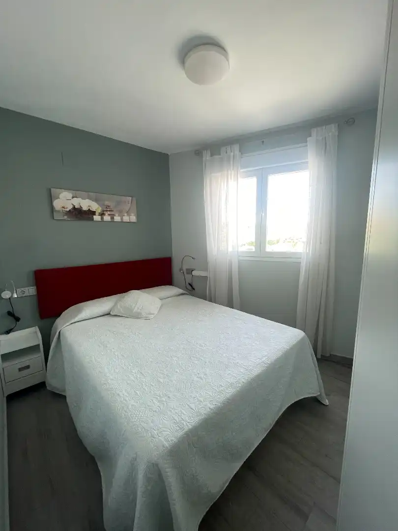 Schlafzimmer von Wohnung zur Miete in Trujillo mit Klimaanlage, Heizung und Abstellraum