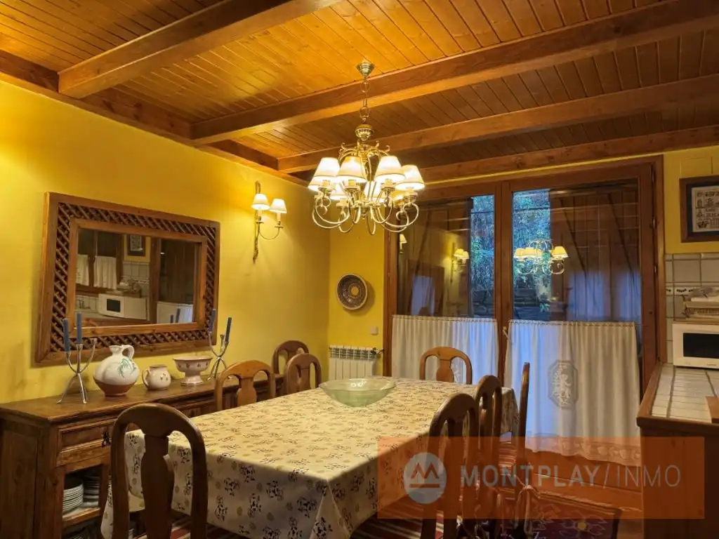 Dining room of Detached homes for sale in Naut Aran