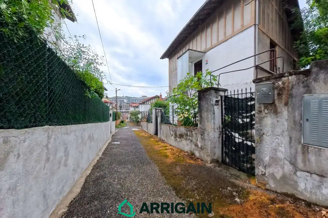 Vista exterior de Casa adosada en venta en Donostia - San Sebastián  con Calefacción, Jardín privado y Terraza