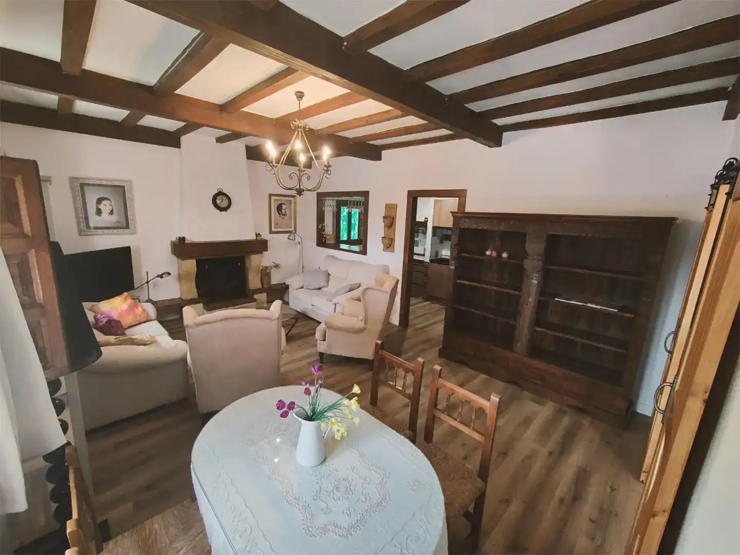 Sala d'estar de Casa o xalet en venda en Alcalá la Real amb Piscina
