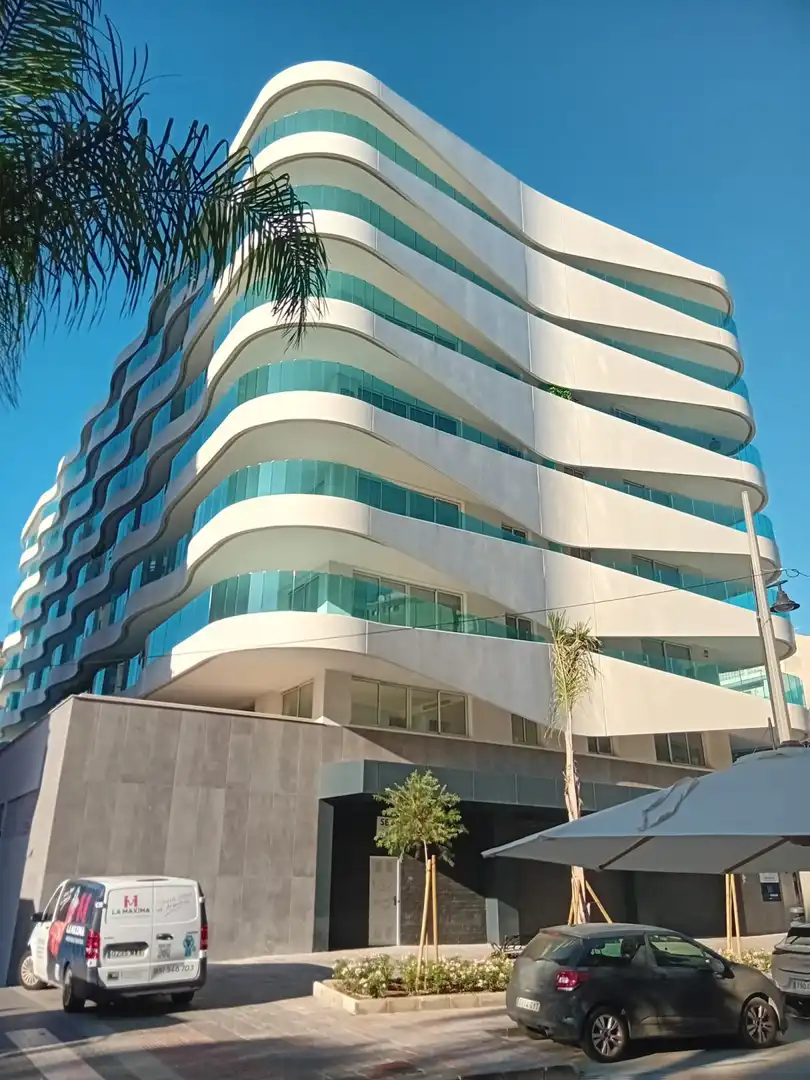 Apartamento con piscina en venta en Martínez Catena, imagen 2