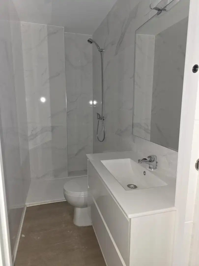 Bany de Pis en venda en Mijas amb Balcó