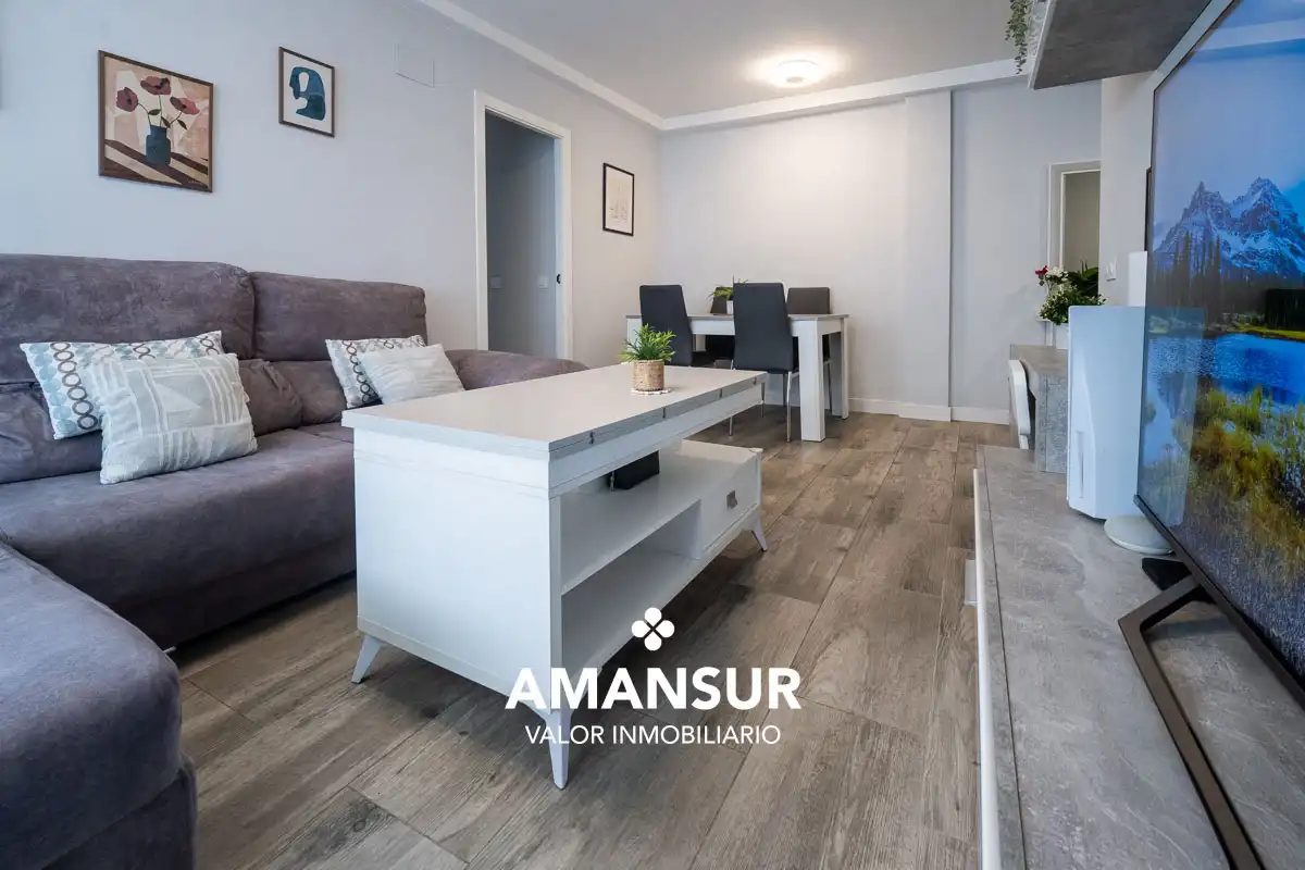 Flat for sale in Plaza Dulcinea, Nuevo Parque - Los Rosales - Tráfico Pesado