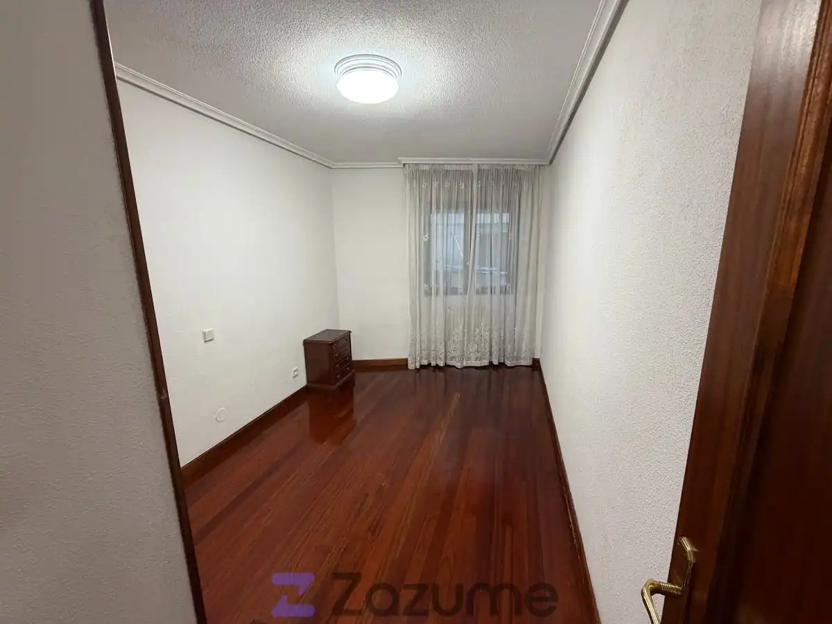Flat for rent in C. Magallanes, Numancia - San Fernando
