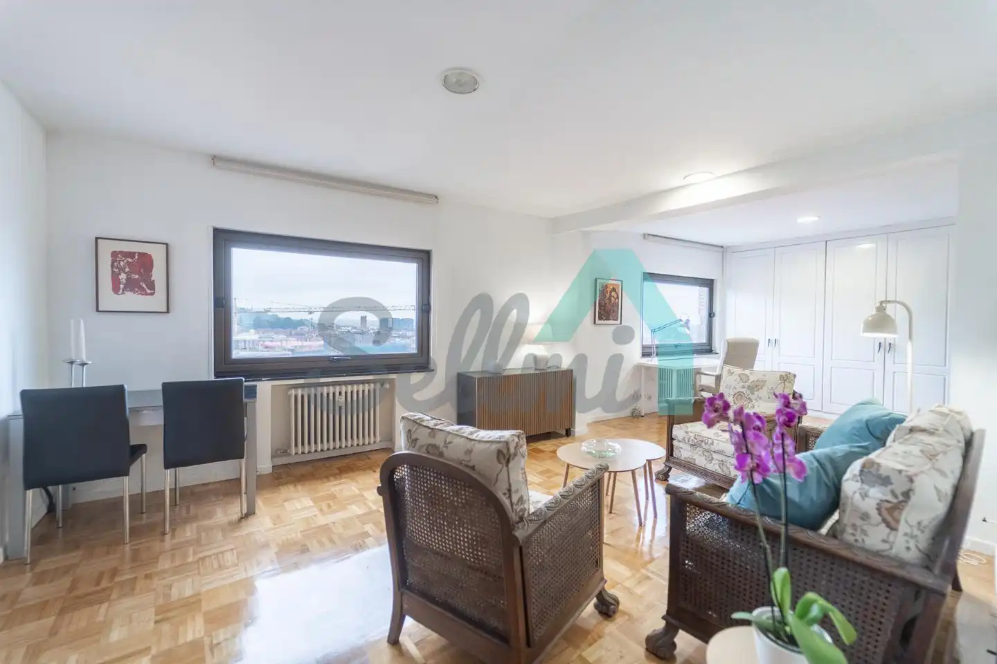 Sala de estar de Piso de alquiler en Oviedo  con Calefacción, Parquet y Amueblado