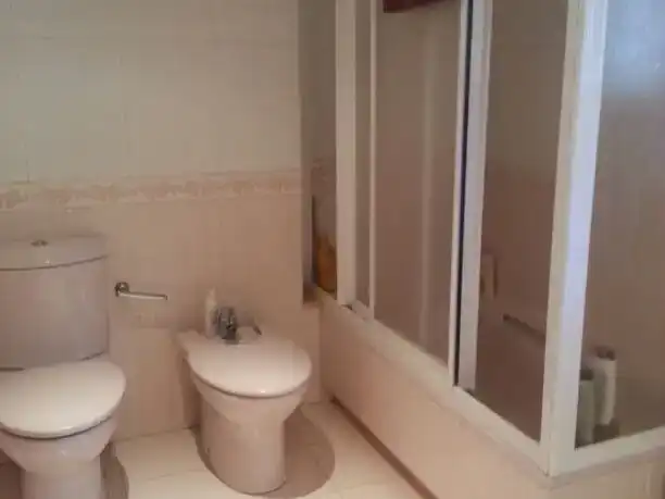 Bany de Casa o xalet de lloguer en Sant Fost de Campsentelles amb Terrassa, Piscina i Balcó