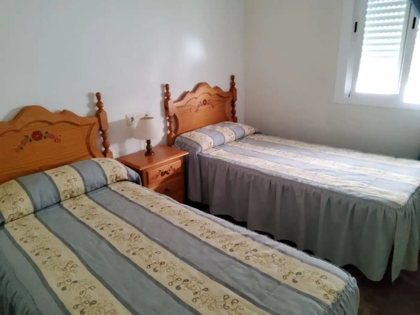 Habitación de Piso de alquiler en Fuengirola con Terraza y Amueblado