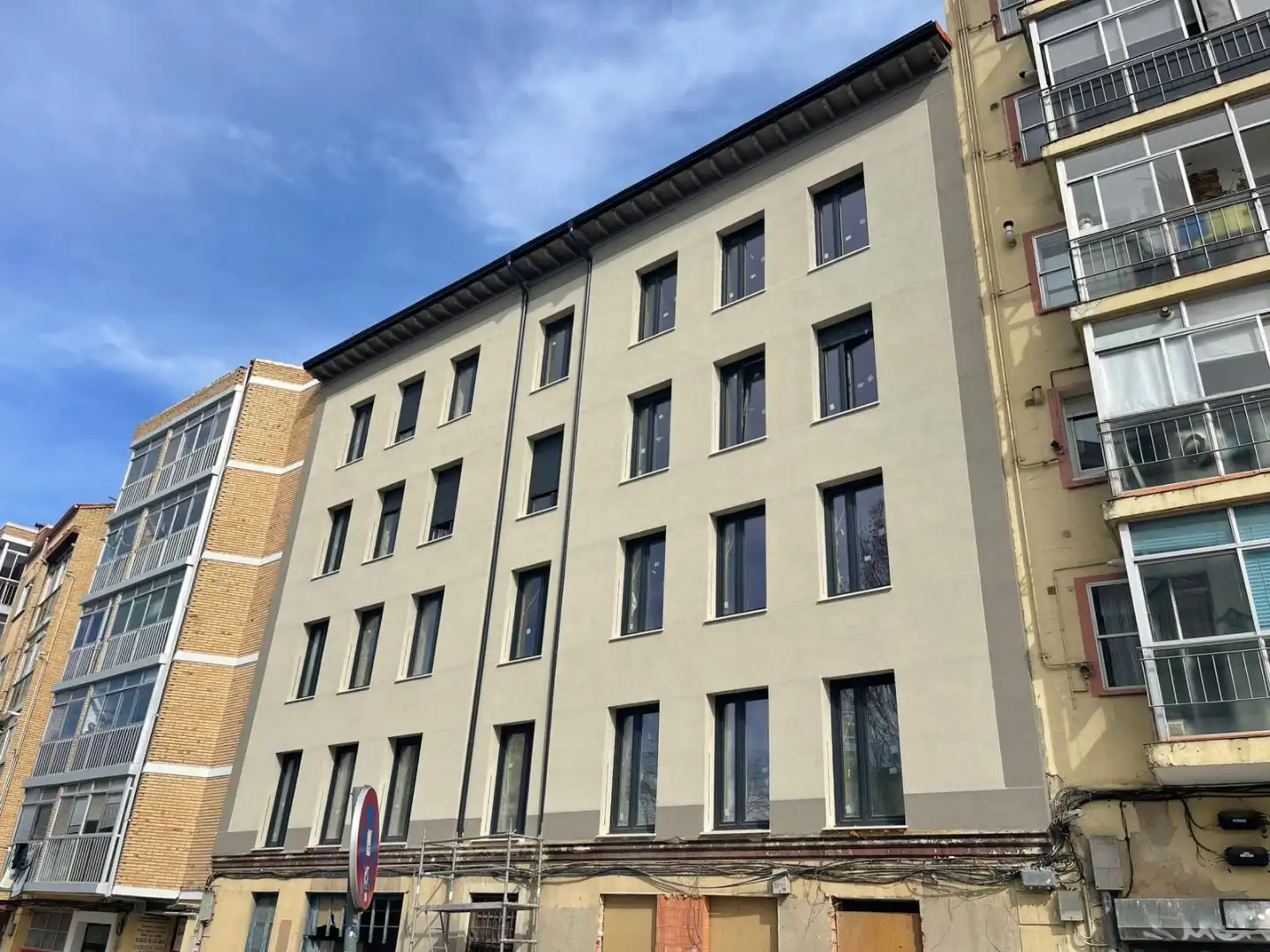 Vista exterior de Apartament en venda en Burgos amb Calefacció