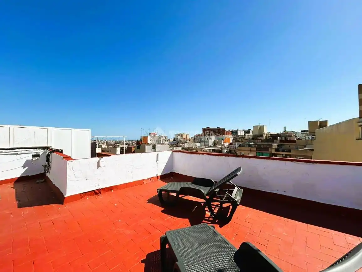 Terraza de Piso en venta en L'Hospitalet de Llobregat con Aire acondicionado, Terraza y Amueblado