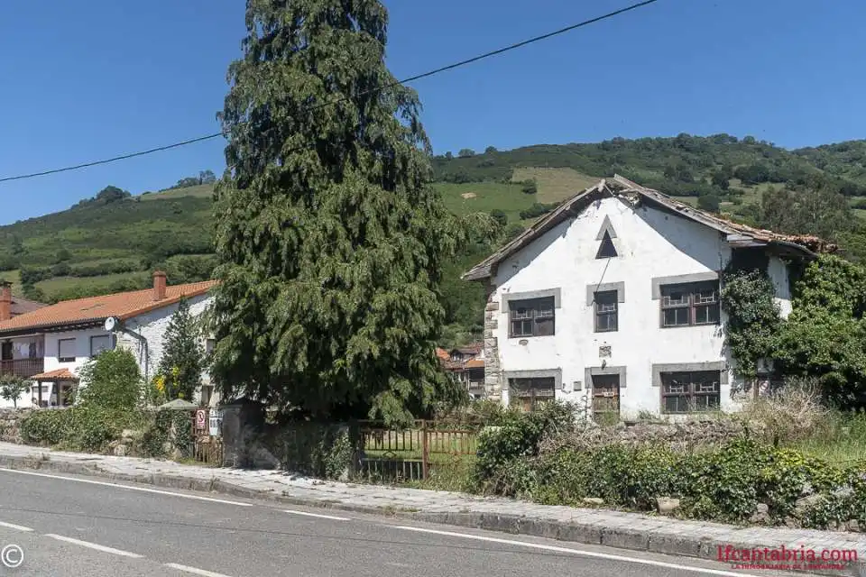 Vista exterior de Casa o chalet en venta en Arenas de Iguña