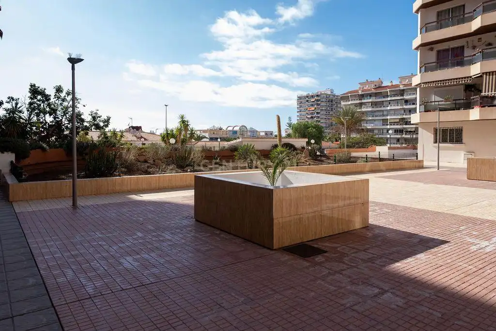 Terraza de Piso en venta en Arona con Piscina comunitaria