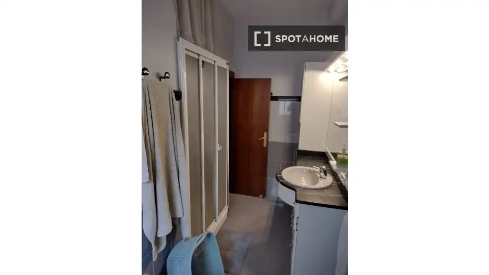 Bedroom of Apartments for share in Bilbao   with Air Conditioner, Terrace and Furnished