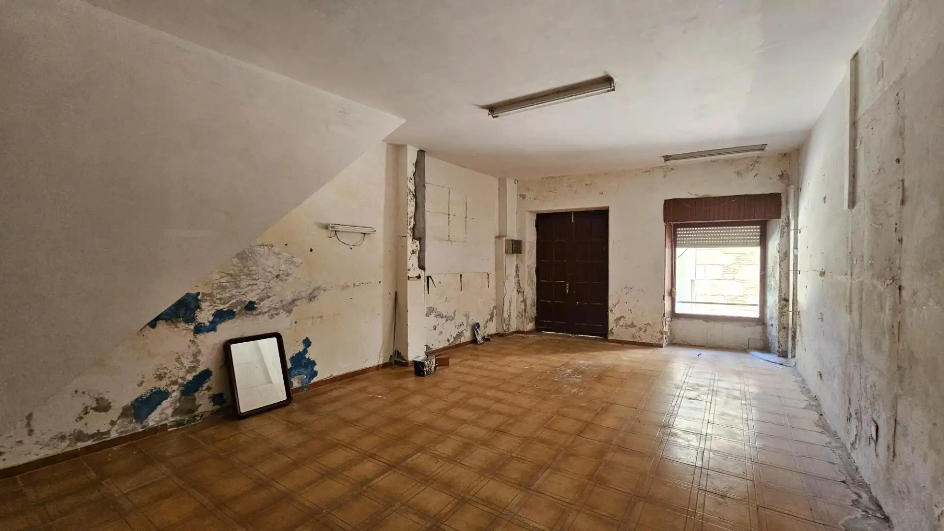 Buildings for sale in Cee